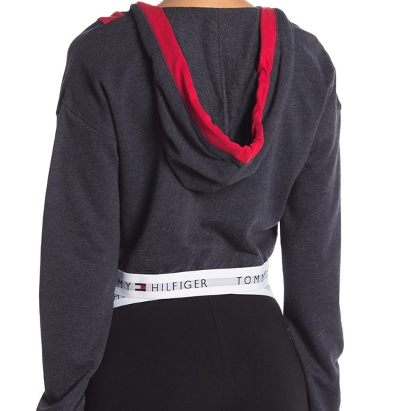 Tommy Hilfiger cropped hoodie - Picture 2 of 4